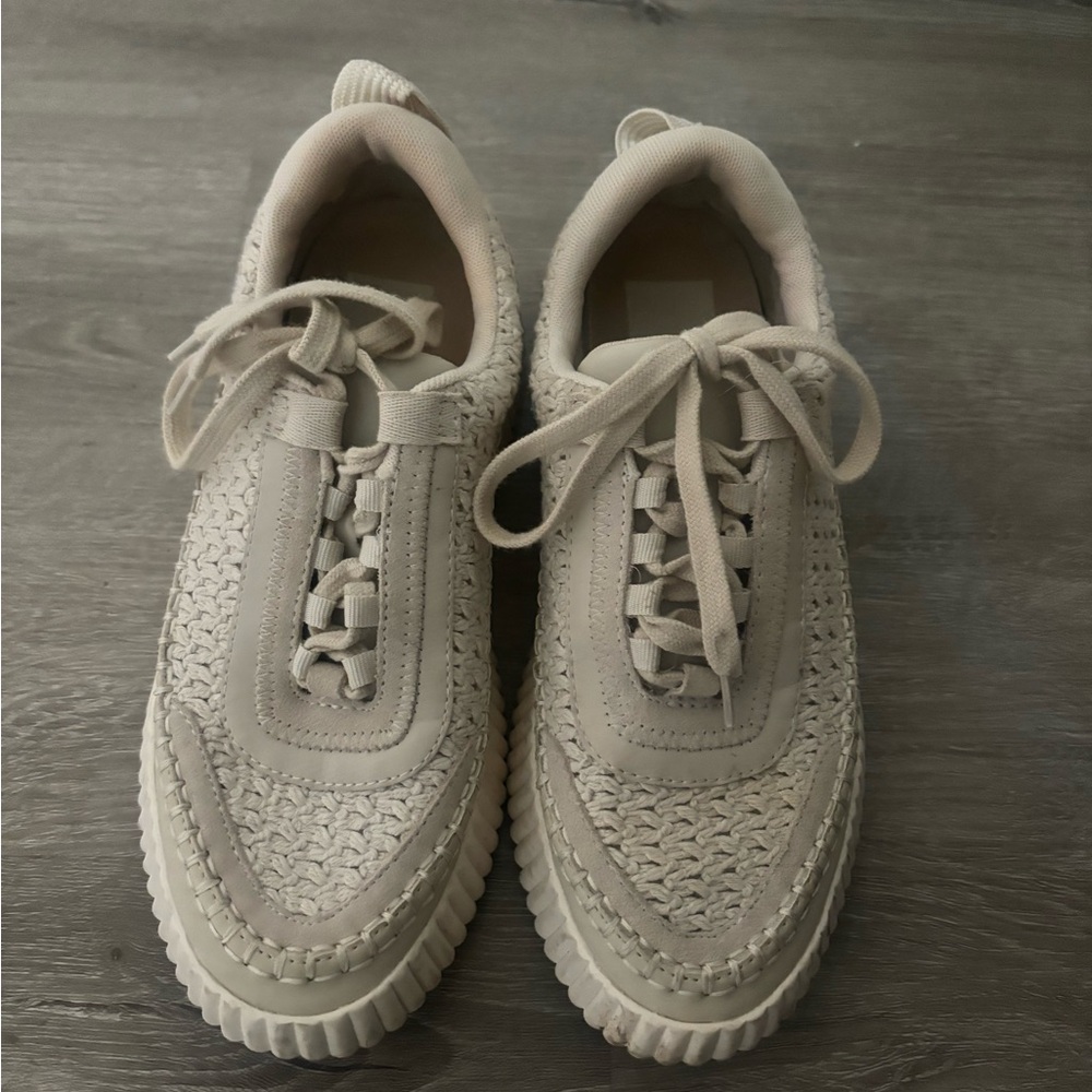 Dolce Vita Women’s Fay Sneakers